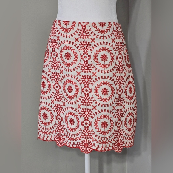 Ann Taylor LOFT Eyelet Embroidered Medallion Mini Skirt Women's Size 12 - Picture 4 of 12